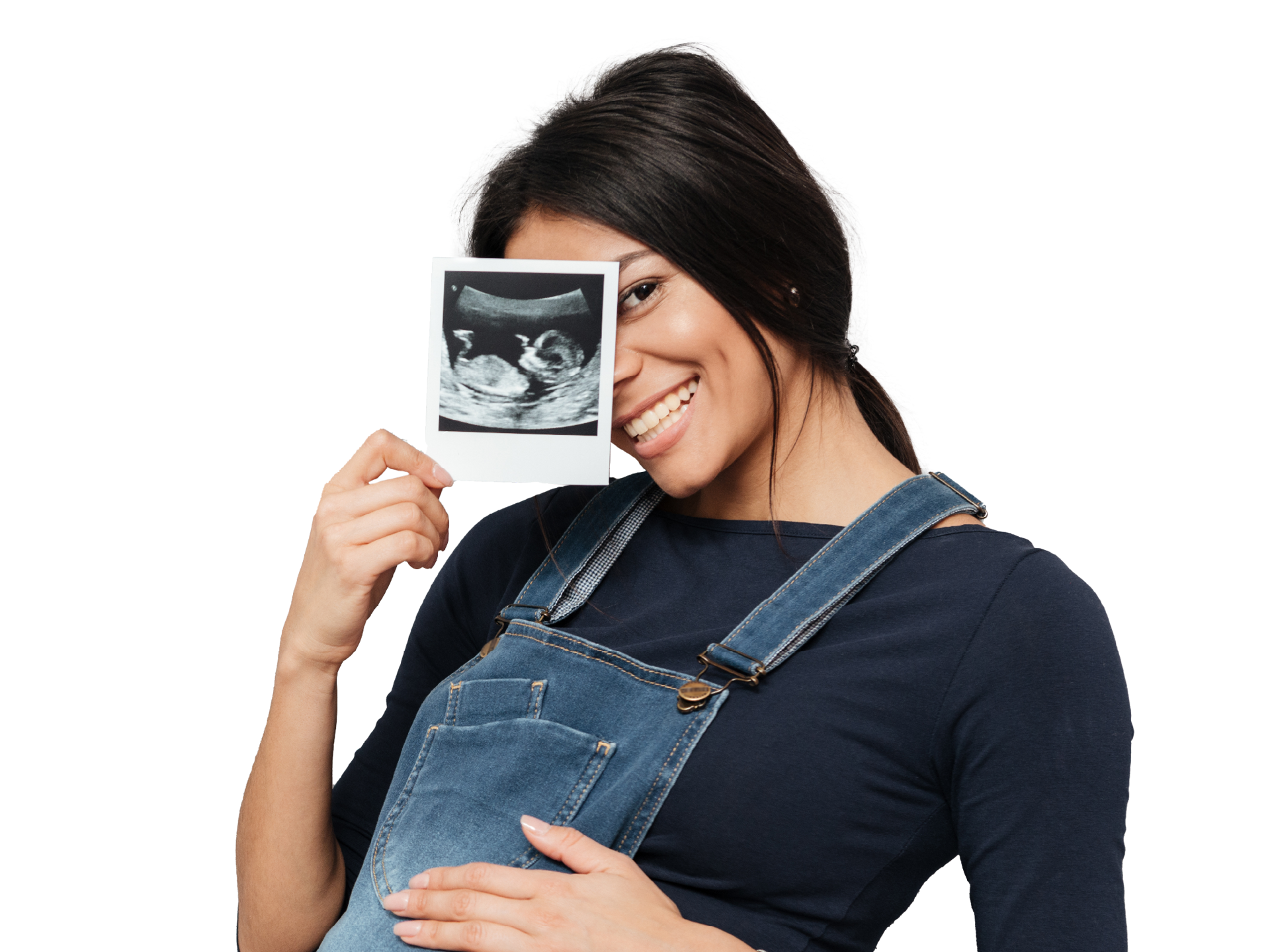 Zwangere vrouw lacht en laat echo zien