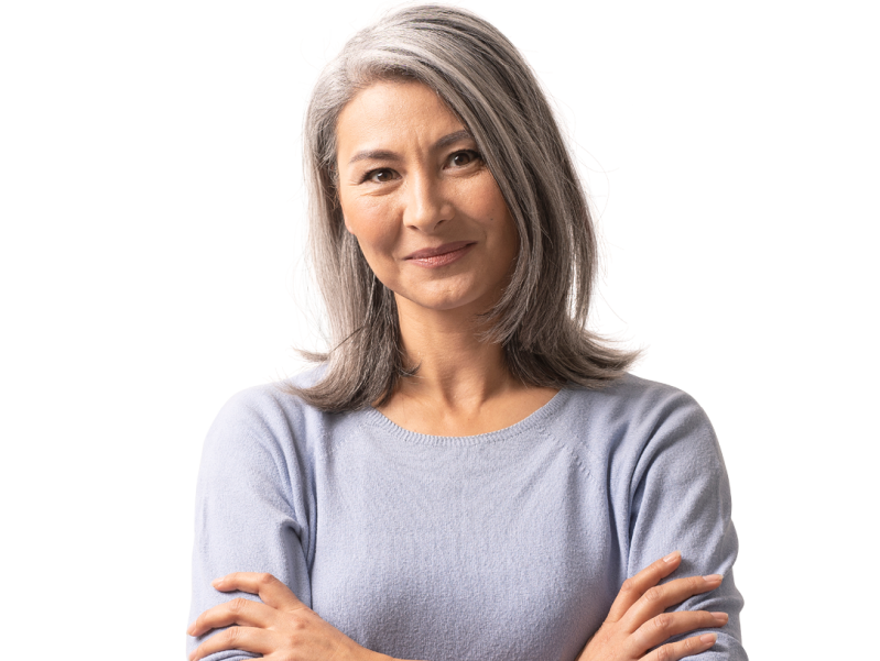 Vrouw die trots kijkt en armen over elkaar