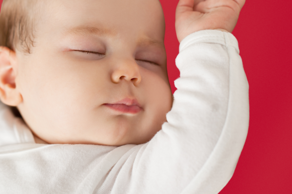 Baby die aan het slapen is
