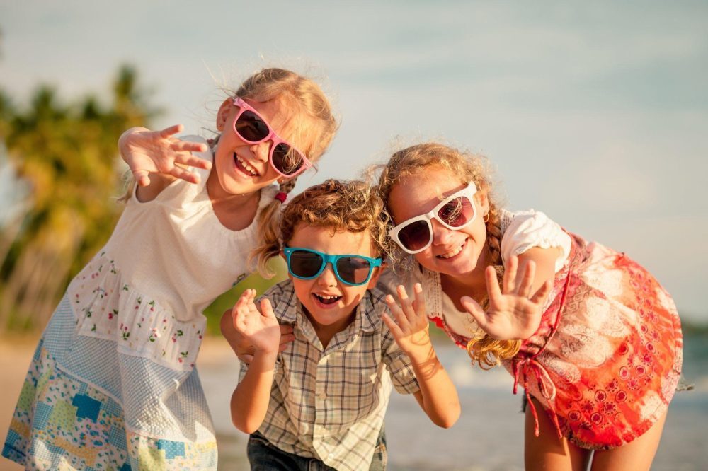 Kinderen met zonnebril op