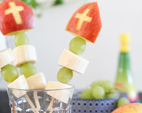 Sinterklaas snacks met appel, druiven en banaan