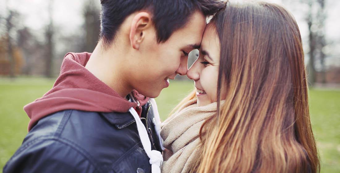 Jongen en meisje verlieft